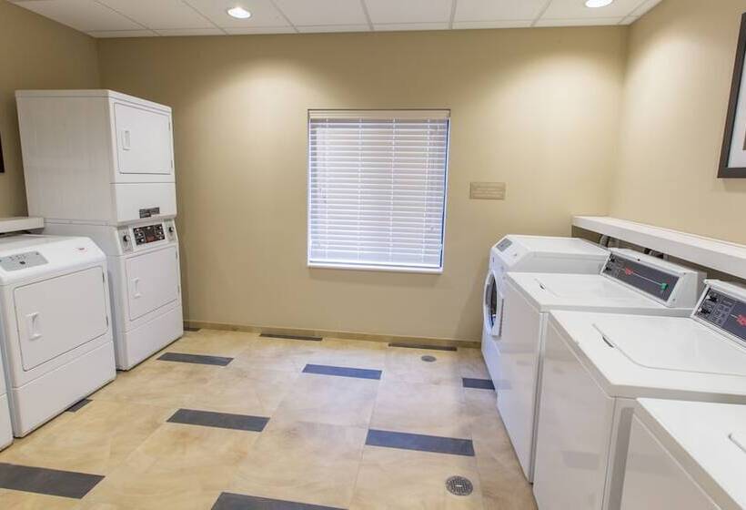 בית מלון כפרי Candlewood Suites Overland Park W 135th St, An Ihg