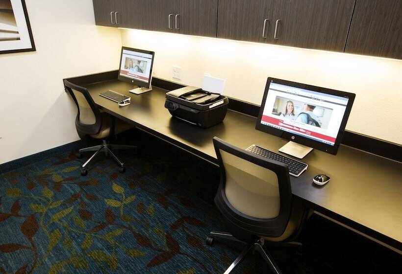 בית מלון כפרי Candlewood Suites Overland Park W 135th St, An Ihg