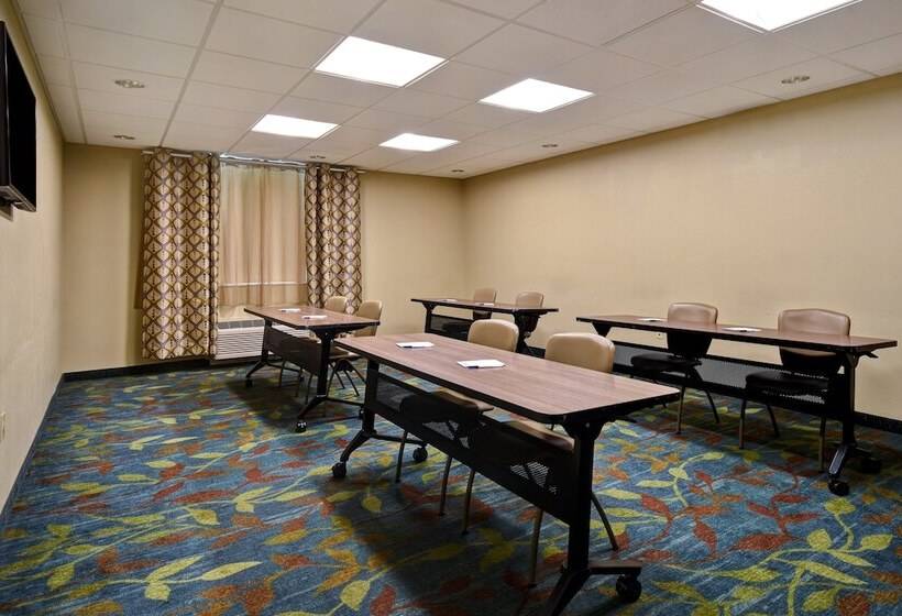 בית מלון כפרי Candlewood Suites St Clairsville Wheeling Area, An Ihg