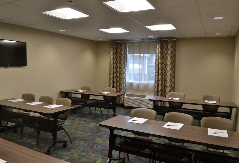 בית מלון כפרי Candlewood Suites St Clairsville Wheeling Area, An Ihg