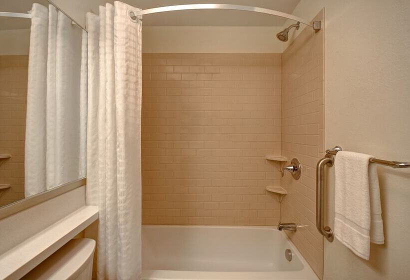 בית מלון כפרי Candlewood Suites St Clairsville Wheeling Area, An Ihg