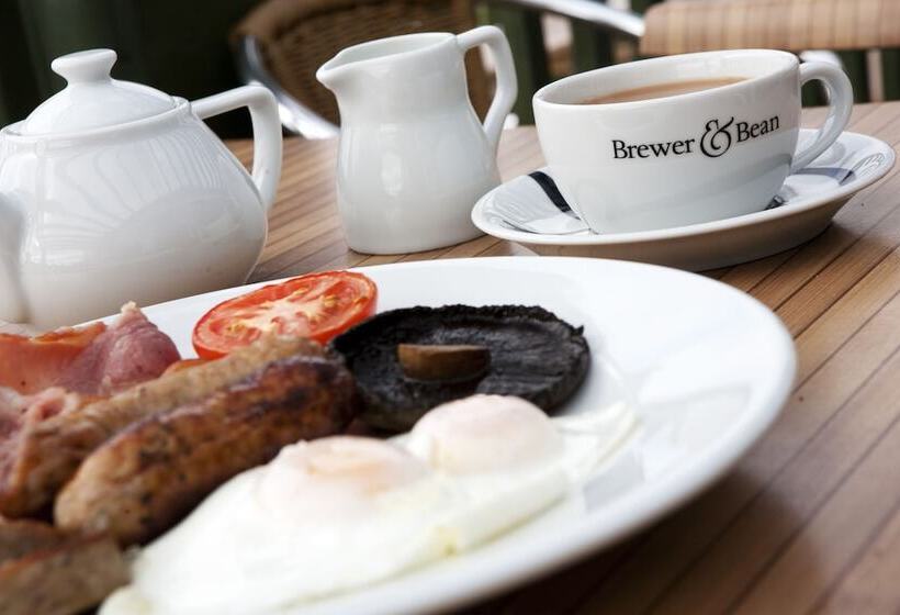 فندق County Arms