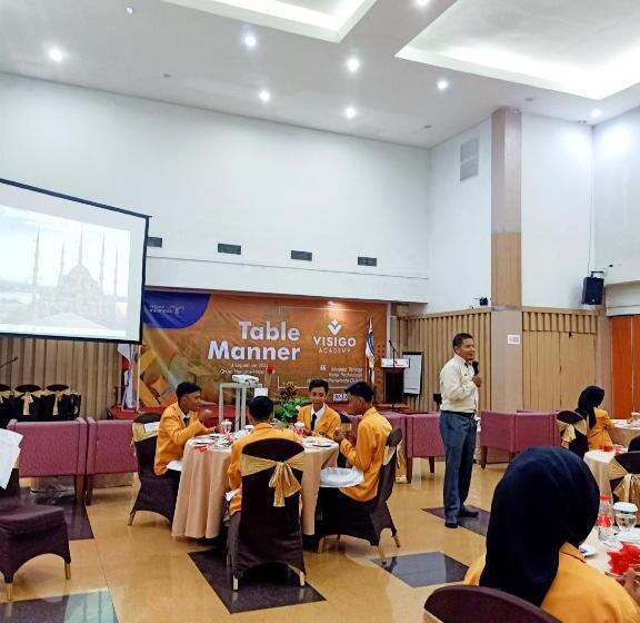 호텔 Grand Nanggroe