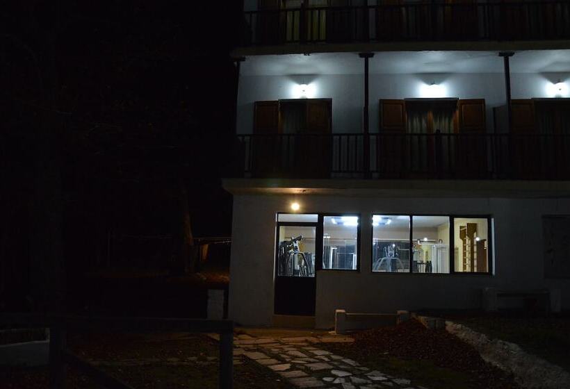 בית מלון כפרי Hani Zisi