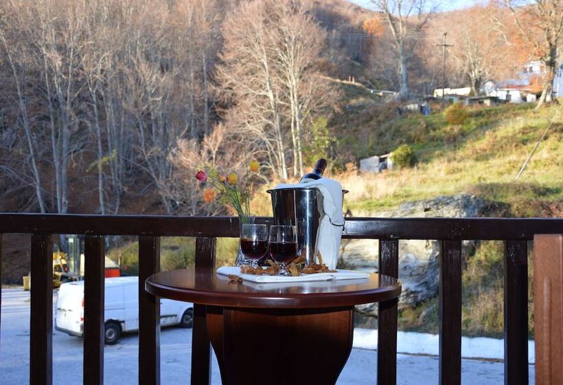 בית מלון כפרי Hani Zisi