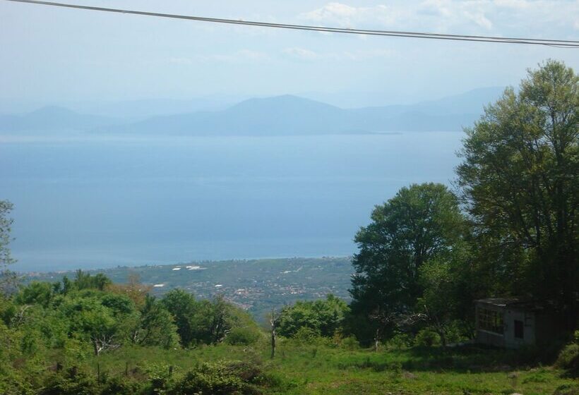 בית מלון כפרי Hani Zisi