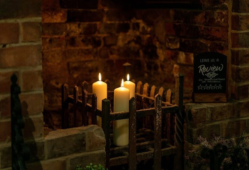 Отель High Corner Inn