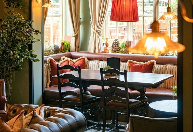 Отель High Corner Inn