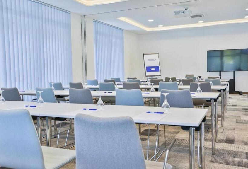 فندق Holiday Inn Express Karlsruhe   City Park, An Ihg