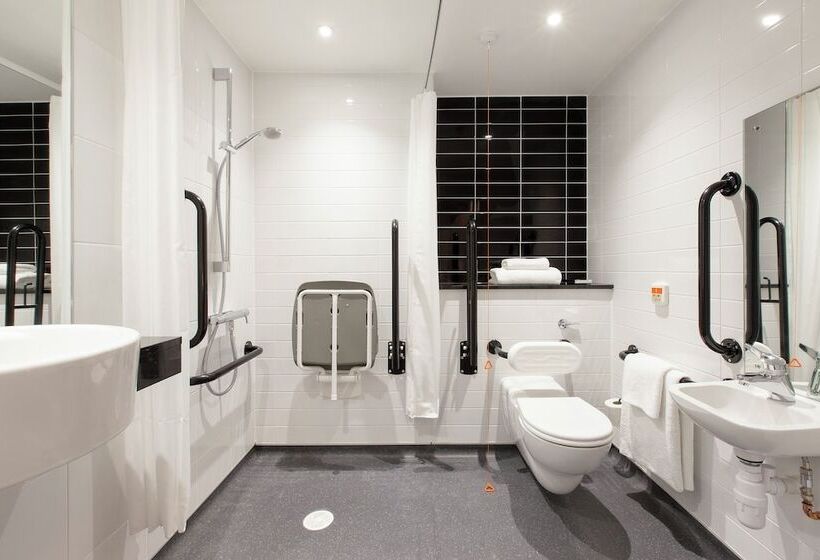 هتل Holiday Inn Express Middlesbrough   Centre Square, An Ihg