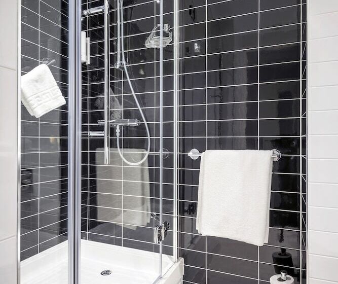 בית מלון כפרי Holiday Inn Express Middlesbrough   Centre Square, An Ihg