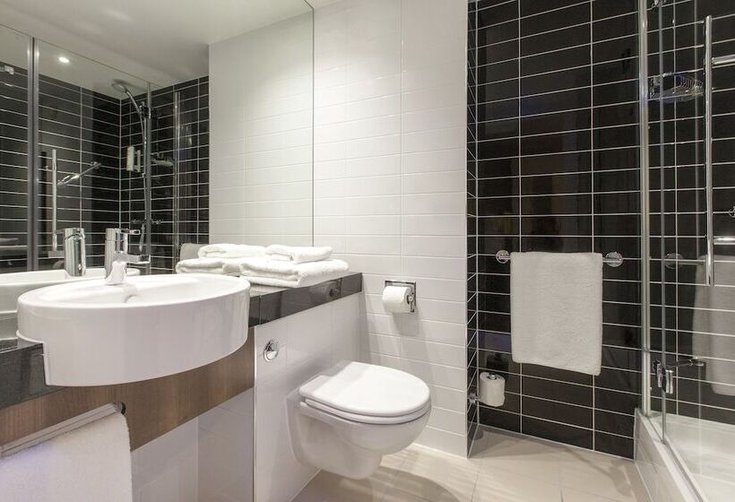 בית מלון כפרי Holiday Inn Express Middlesbrough   Centre Square, An Ihg