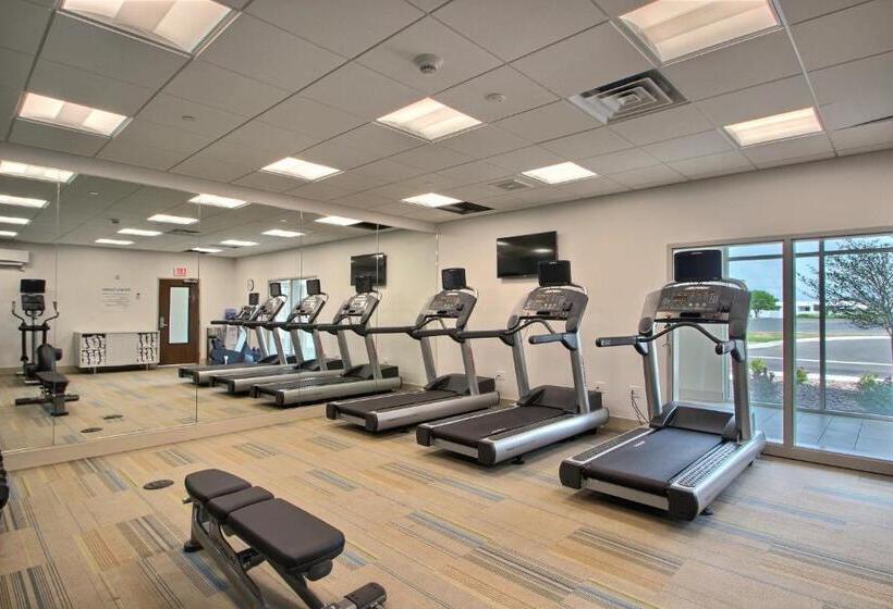 هتل Holiday Inn Express & Suites Fond Du Lac, An Ihg