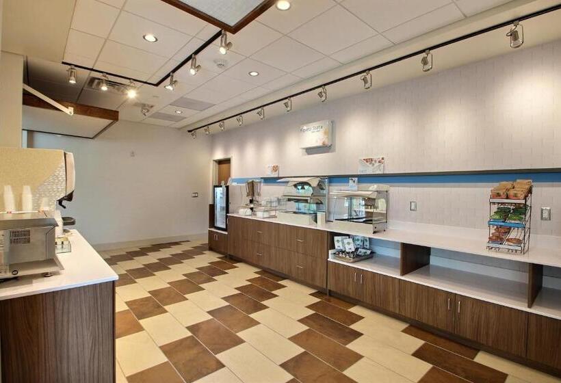 هتل Holiday Inn Express & Suites Fond Du Lac, An Ihg