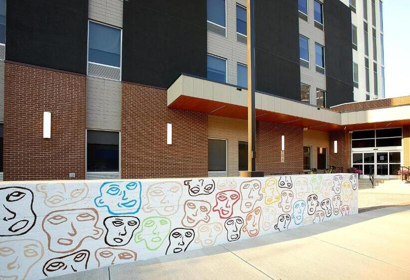 هتل Holiday Inn Express & Suites Louisville Downtown By Ihg