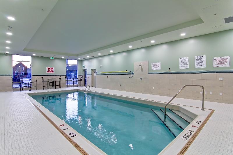 هتل Holiday Inn Express & Suites Oshawa Downtown   Toronto Area, An Ihg