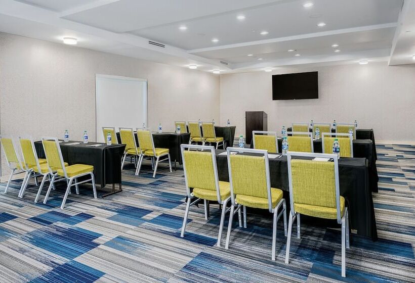 Отель Holiday Inn Express & Suites Round Rock   Austin N, An Ihg