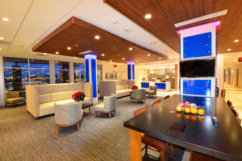 فندق Holiday Inn Express & Suites Toledo South   Perrysburg, An Ihg