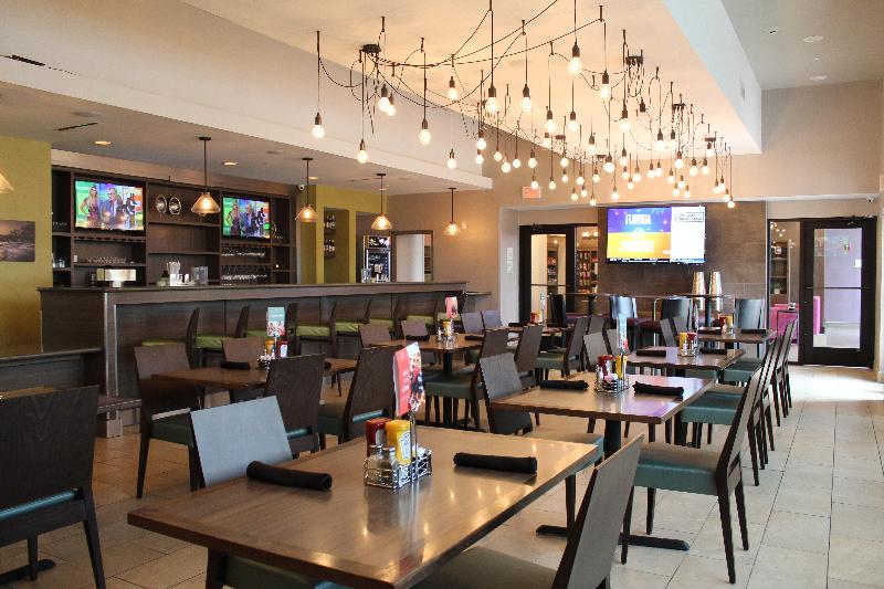 Отель Holiday Inn San Marcos Convention Center, An Ihg