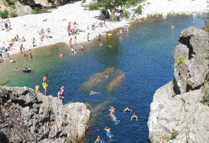 ホテル Hôtel La Gravenne