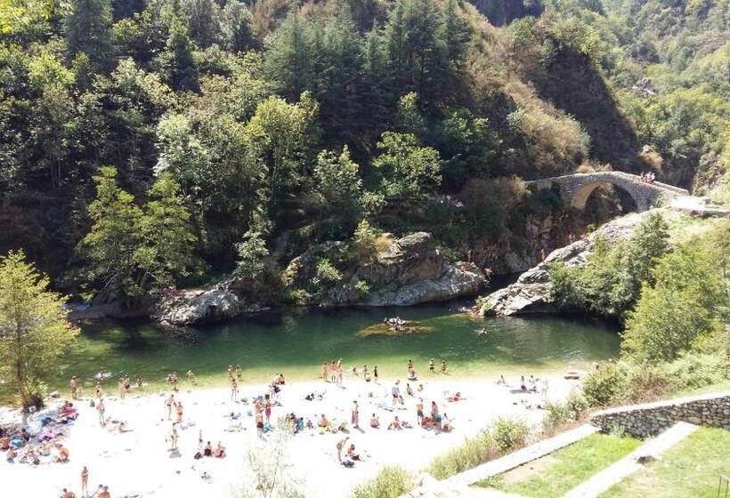 ホテル Hôtel La Gravenne