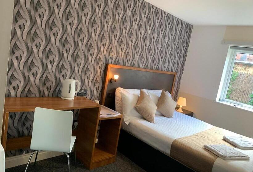 Отель Imperial Salford