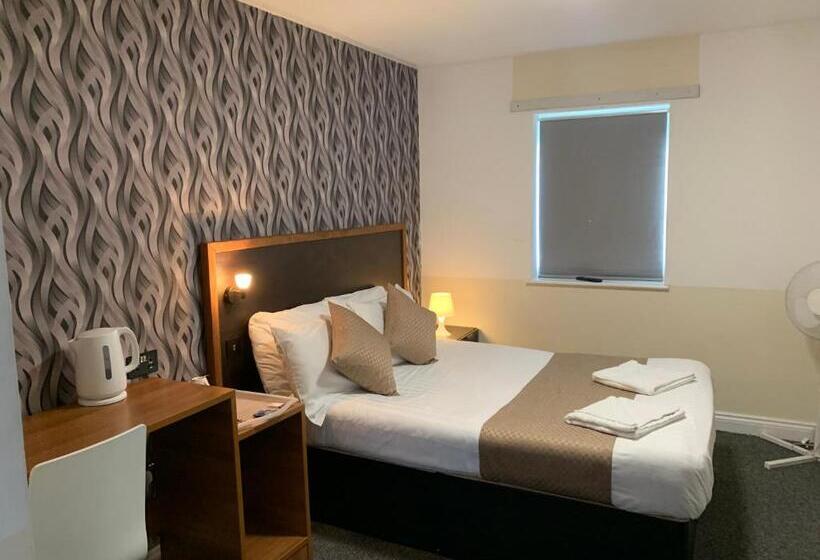 Отель Imperial Salford