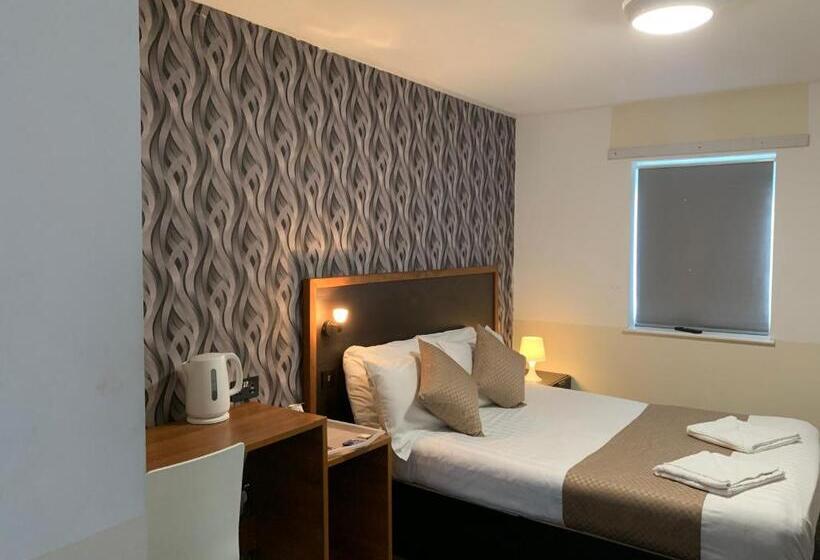 Отель Imperial Salford
