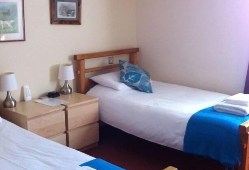 Отель Leaking Well, Dunhampton