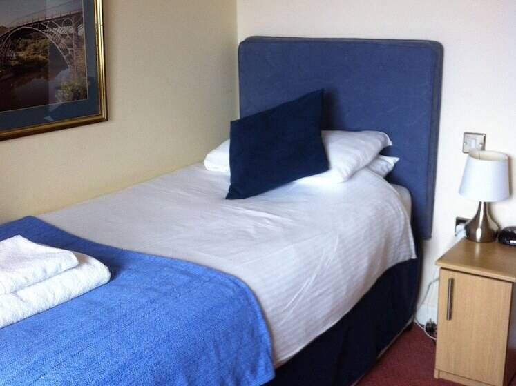 Отель Leaking Well, Dunhampton