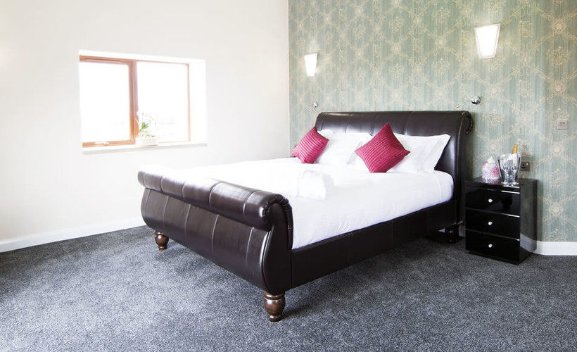 בית מלון כפרי The Oak Royal