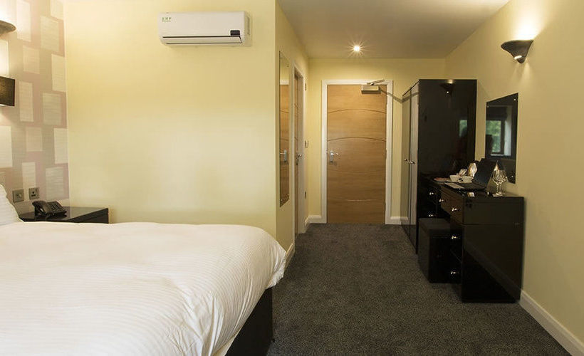 בית מלון כפרי The Oak Royal