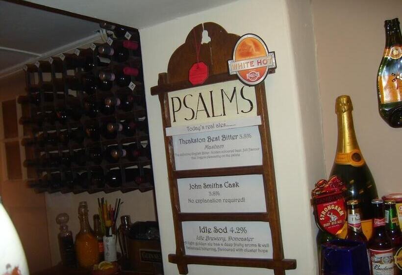 فندق Old Oak Tree