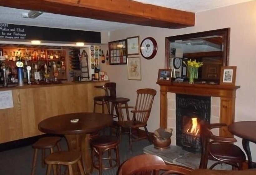 فندق Old Oak Tree