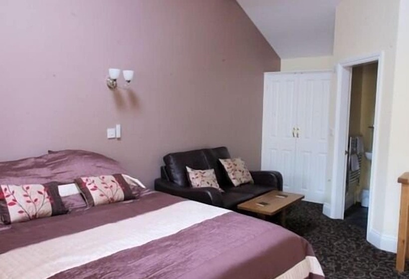 فندق Old Oak Tree