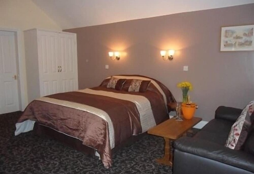 فندق Old Oak Tree