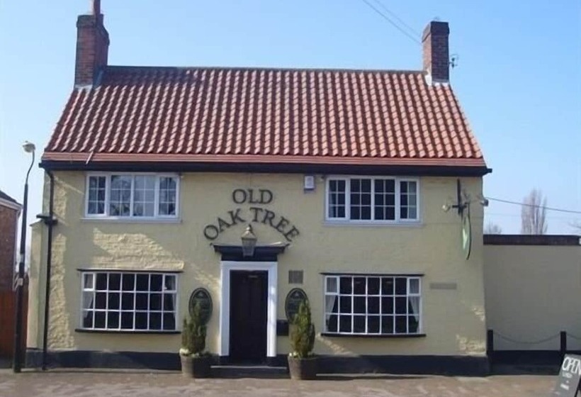Отель Old Oak Tree