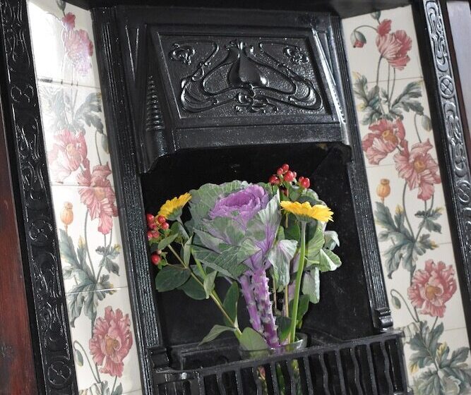 Отель Old Silent Inn