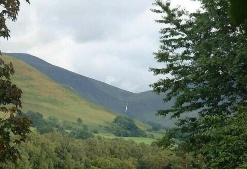 Отель Overwater Hall