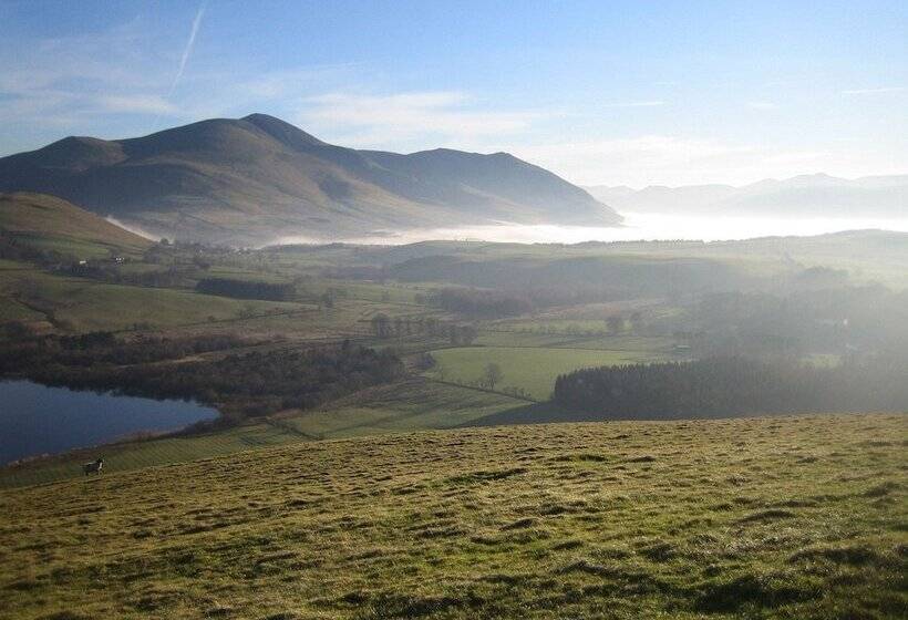 Отель Overwater Hall