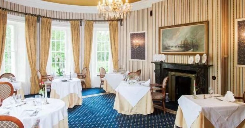 Отель Overwater Hall