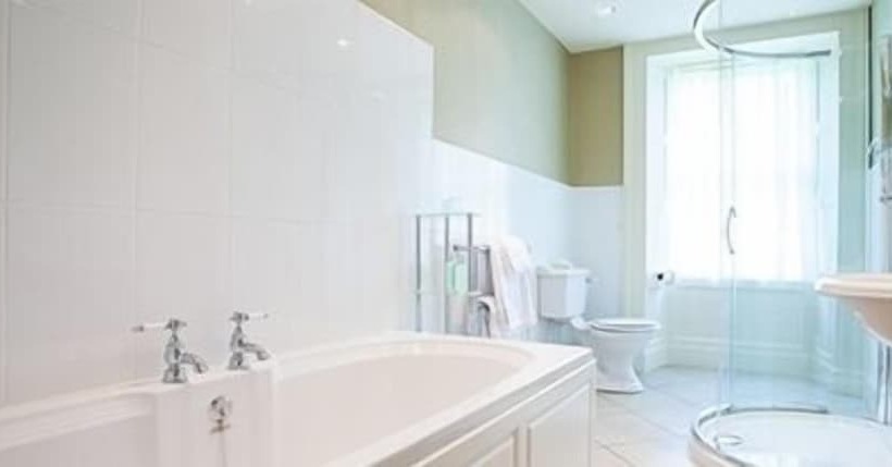 Отель Overwater Hall