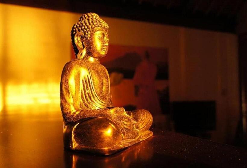 בית מלון כפרי Siddhartha Oceanfront Resort & Spa Bali