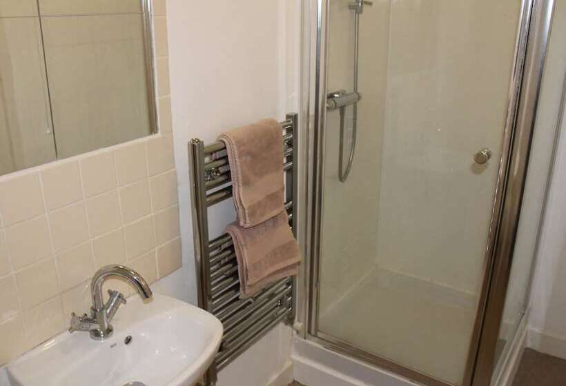 ホテル The Avenue Restaurant At The Victoria Inn