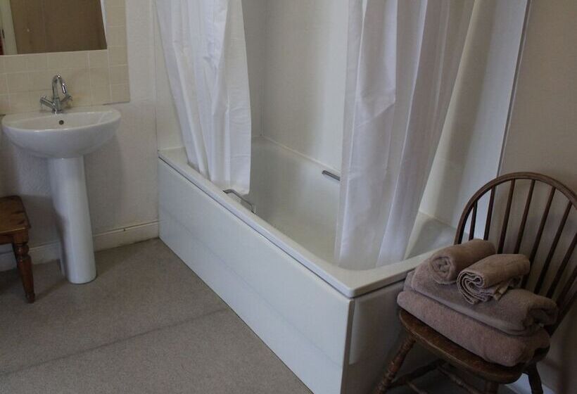 ホテル The Avenue Restaurant At The Victoria Inn