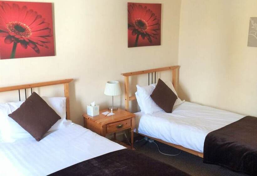 ホテル The Avenue Restaurant At The Victoria Inn