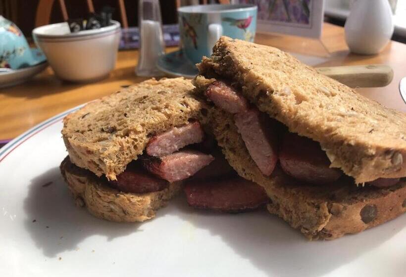 فندق The Golden Fleece