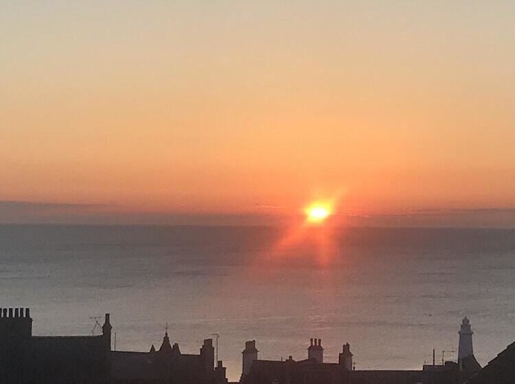 The Knowes Hotel & Restaurant