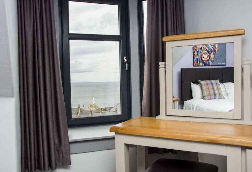 The Knowes Hotel & Restaurant