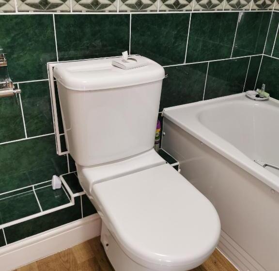 Отель The Manor House Inn